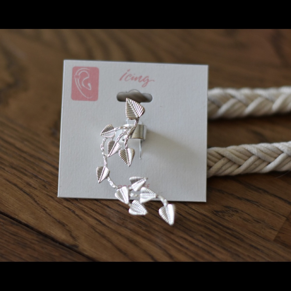 Ear cuff and earring